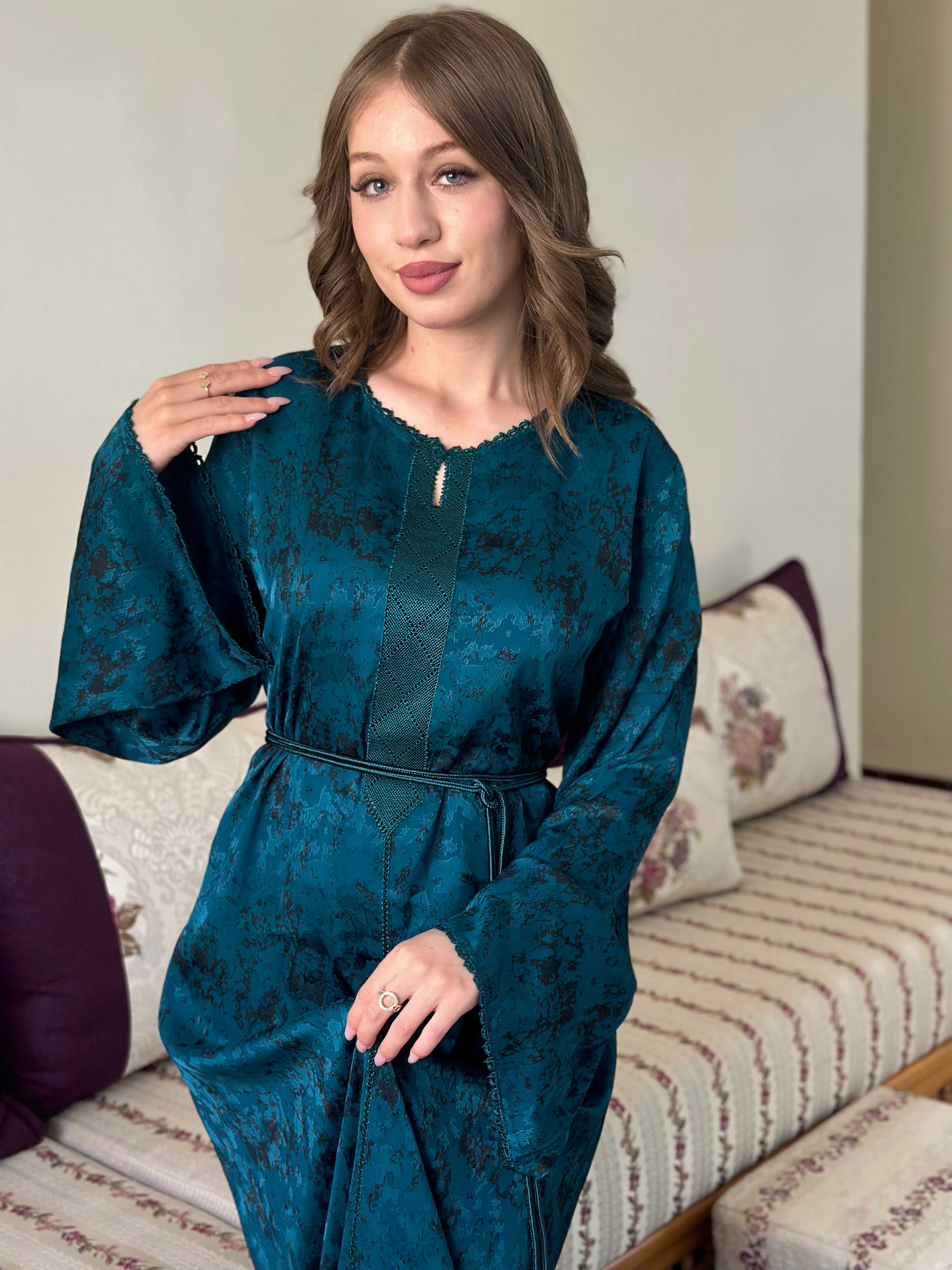 Caftan - قفطان