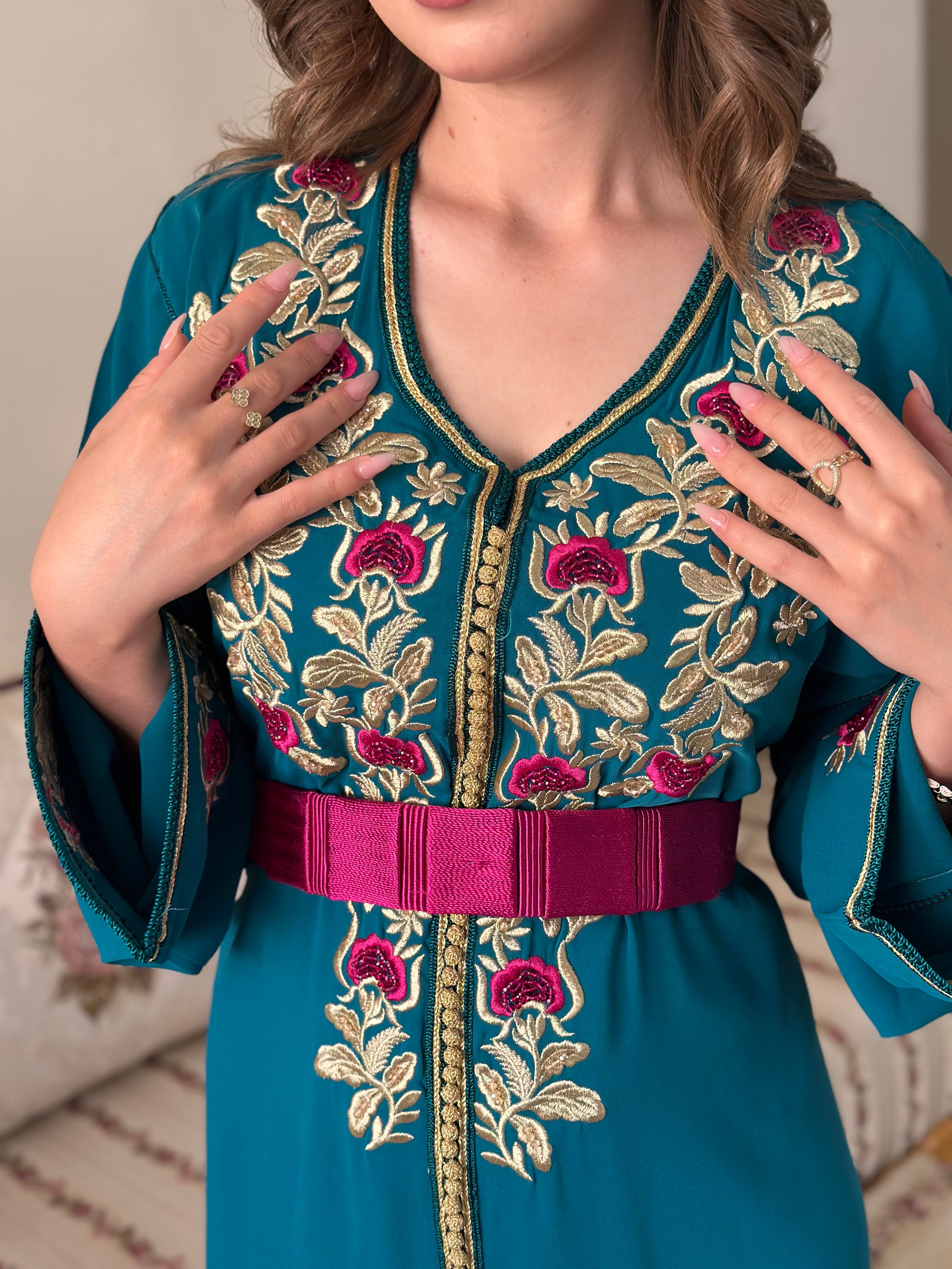 Caftan - قفطان