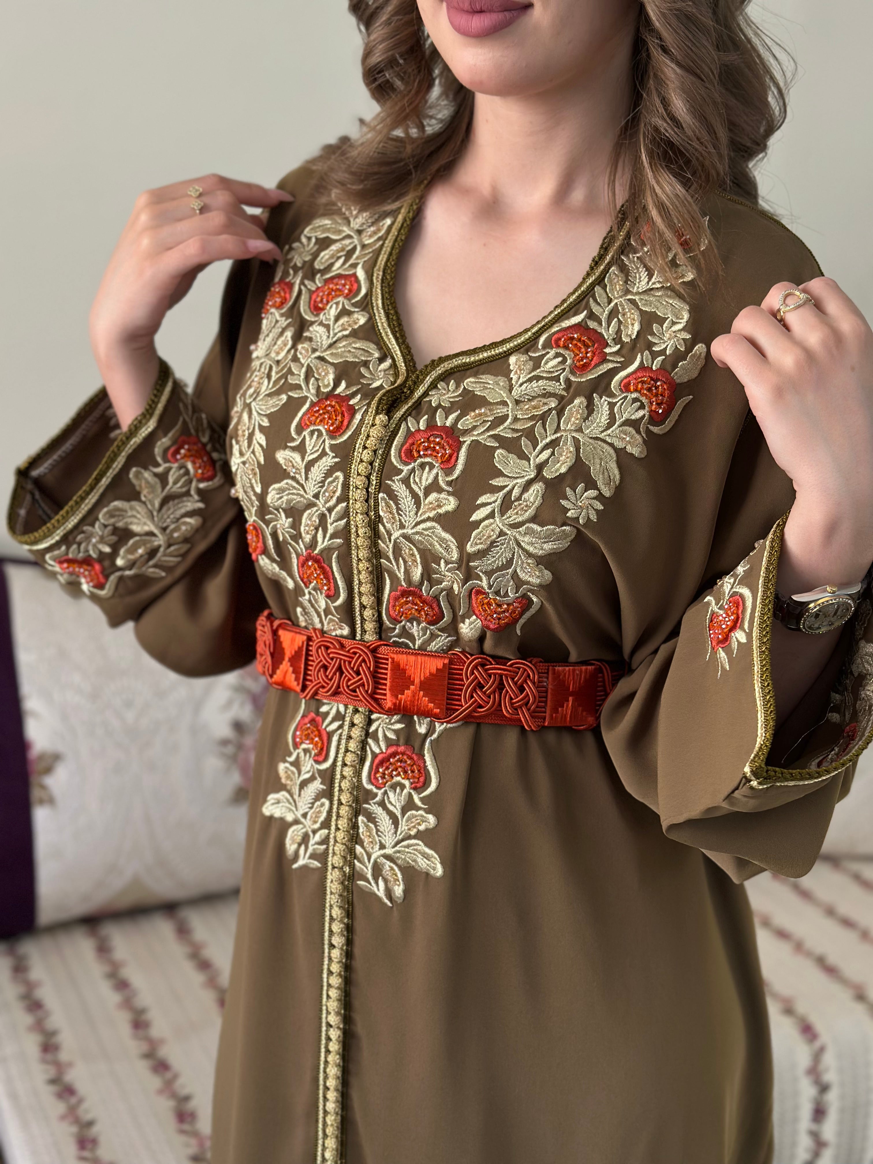 Caftan - قفطان